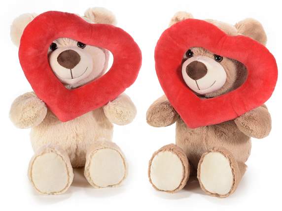 Orsetto di peluche con cuore rosso