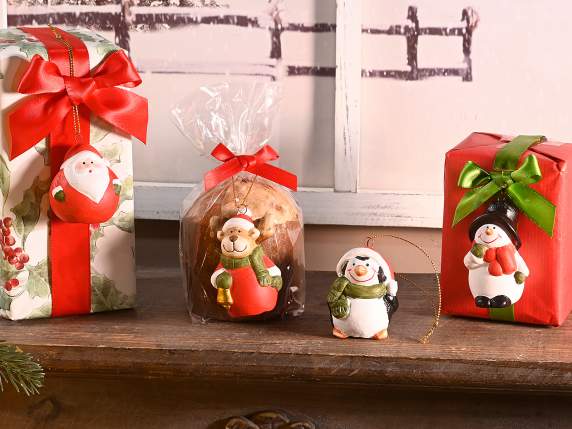 Personaje navideño de terracota para colgar