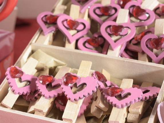 Présentoir 112 pinces à linge décoratives en bois avec coeur