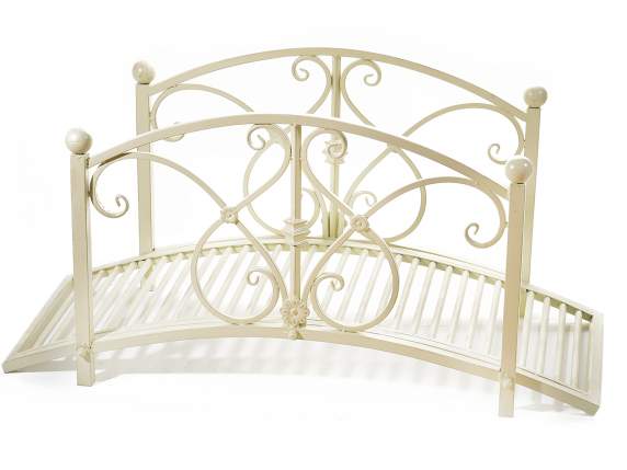 Ponticello in metallo color crema con passamano decorato