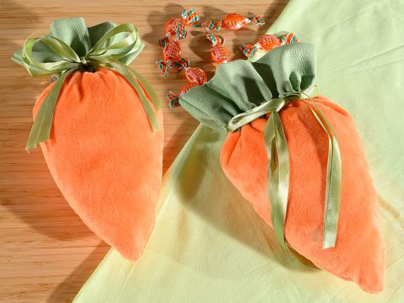 Bolsa de dulces con forma de zanahoria en tela de terciopelo