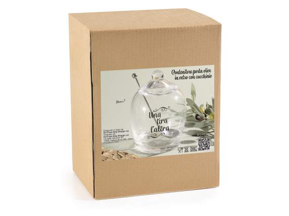 Recipiente de vidrio para alimentos con cuchara y tapa.