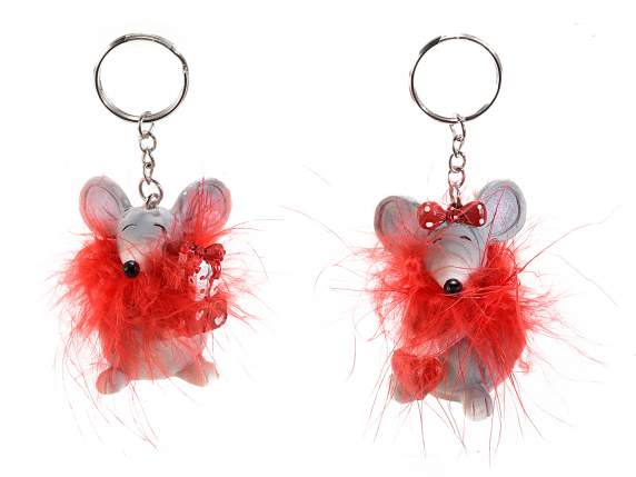 Portachiavi in resina a topino innamorato con piume rosse