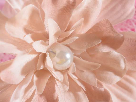 Rametto di peonia in stoffa con perla centrale