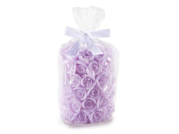 Vela colorida con superficie de rosa en relieve.