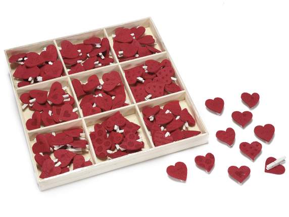 Scatola 108 mollette in legno con cuore in panno