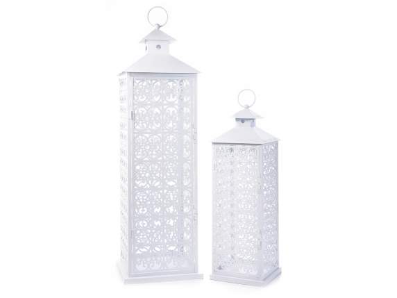 Set 2 lanterne lunghe in metallo bianco con decori traforati