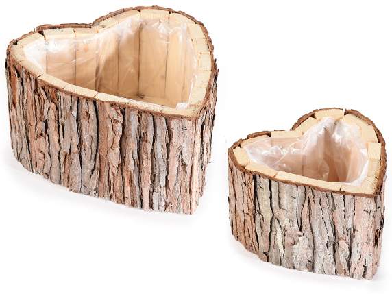 Set of 2 heart-shaped natural wooden baskets with internal l