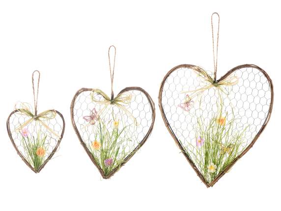 Set of 3 hearts in wire mesh and wood w / flowers to hang