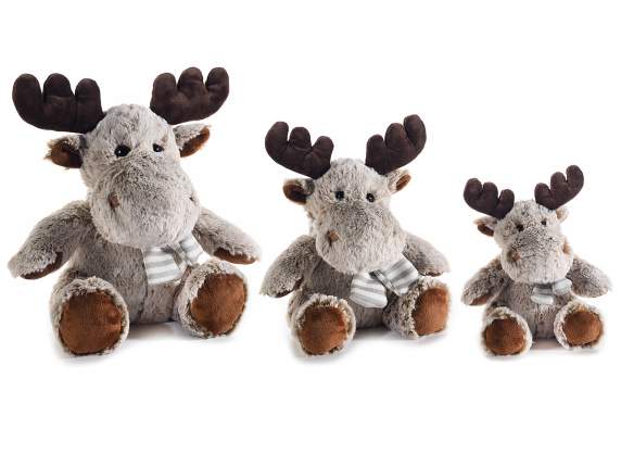 Set of 3 plush reindeer with striped scarf
