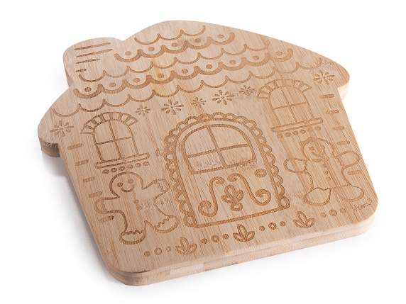 Tabla de cortar madera forma casa con grabados navideños