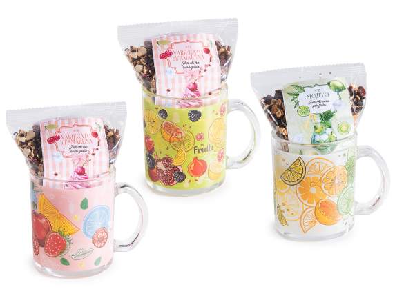 40 g dinfusion de tisane froide dans une tasse en verre