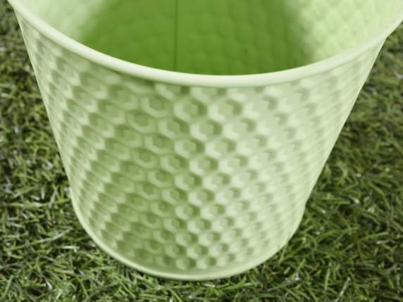 Grand vase en métal coloré effet nid dabeille