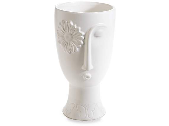 Vase en porcelaine opaque avec visage en relief