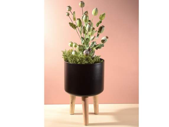 Lot de 2 vases en métal noir sur trépied en bois