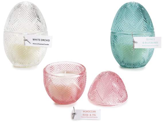 Vela perfumada en un tarro de cristal con forma de huevo