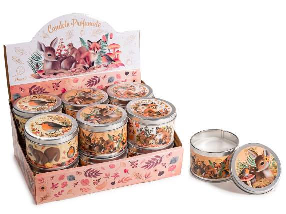 Vela perfumada en caja de metal con animales del bosque.