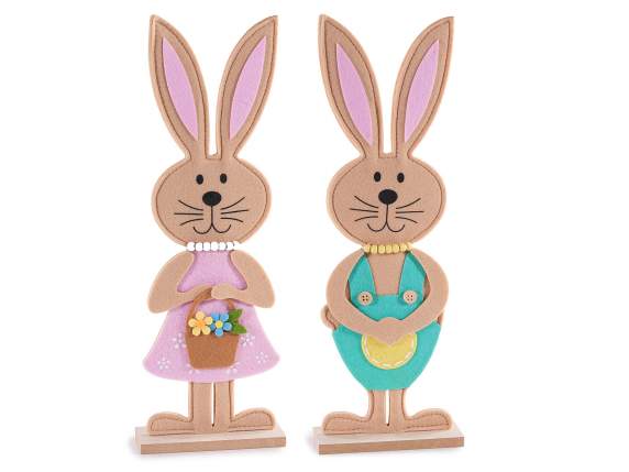 Conejitos de madera y tela de colores para colocar