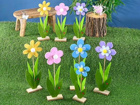 Conjunto de 2 flores de madera y tela de colores sobre base