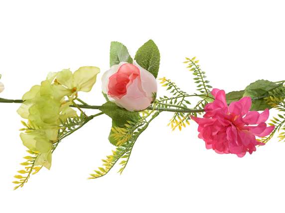 Rama de guirnalda con rosas y flores artificiales para colga