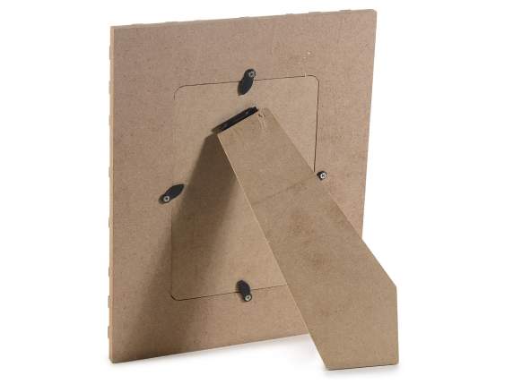 Cadre photo en bois avec sculptures colorées pour se reposer