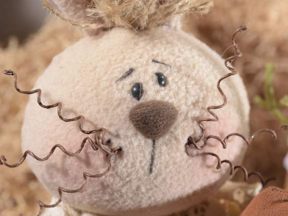 Lapin en tissu doux avec panier de carottes-œufs
