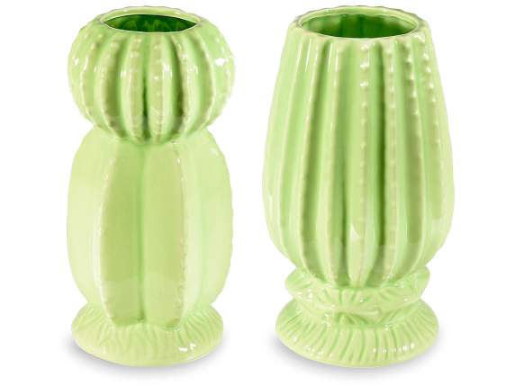 Vase cactus en céramique avec détails en relief