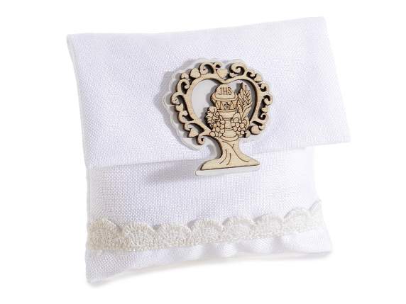 Sac enveloppe en tissu avec décoration de communion en bois