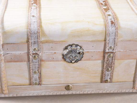 Set of 2 vintage trunk suitcases in white antiqued wood