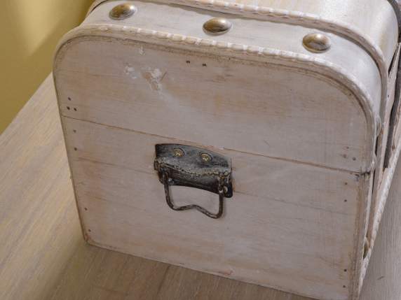 Set of 2 vintage trunk suitcases in white antiqued wood