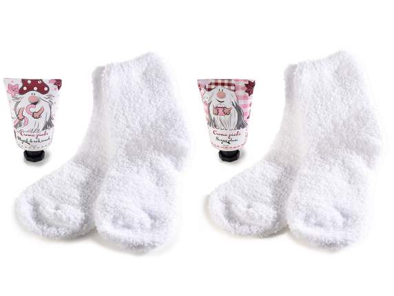 Gift box scented foot cream and soft socks