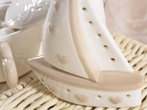 Boat in porcelain w-heart decoration and air freshener stick