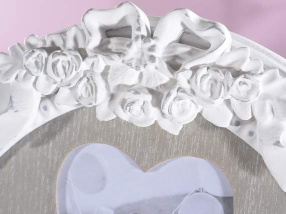 Oval wooden photo frame with 4 frames to hang