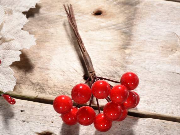 Box of 120 red berries with moldable stem