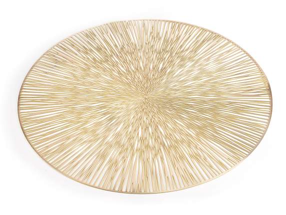 Round carved placemat in gold colour