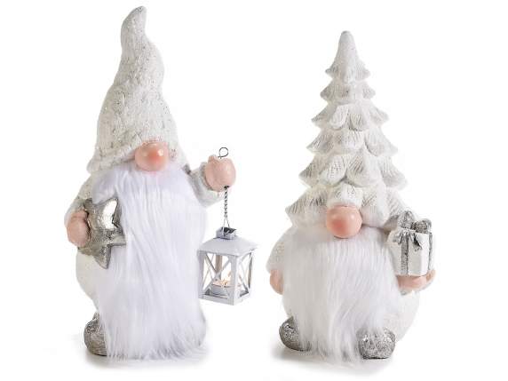 2 Santas in resin with tealight holder lantern and gift