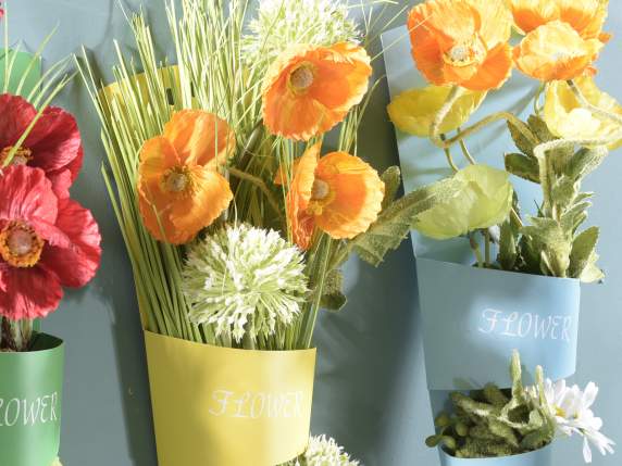 Flower holder in waterproof colored paper to hang