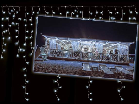 Rain light 120 hanging strands, 936 cold white LEDs