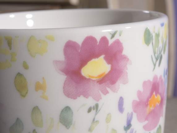 Porcelain mug with floral print and real gold details