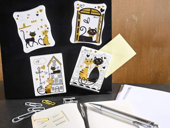 Aimant en céramique avec décorations de chat en relief