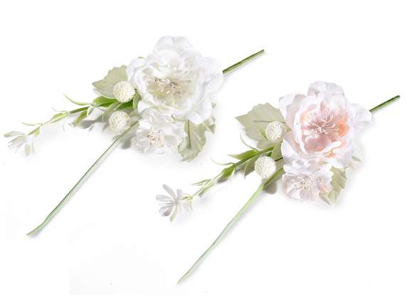 Buchet de bujori artificiali si fructe de padure