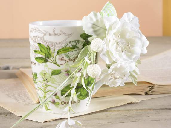 Buchet de bujori artificiali si fructe de padure