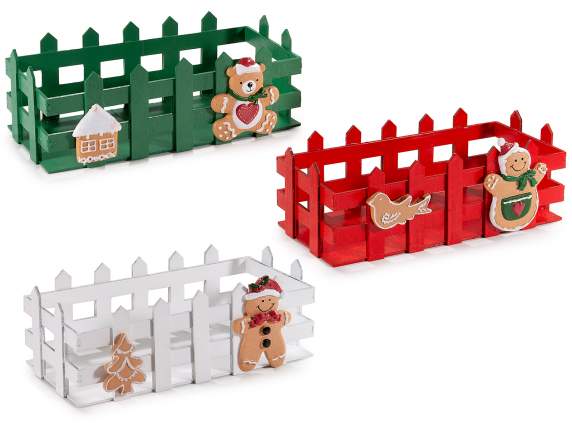 Boîte en bois avec décorations en résine représentant du pai