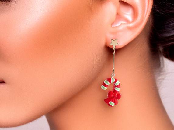 Paire de boucles doreilles en métal avec décorations Noël