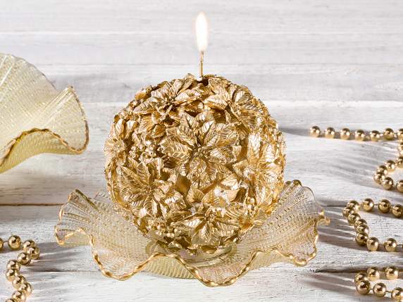 Bougie boule dorée avec décorations florales de Noël