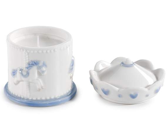 Bougie parfumée carrousel en porcelaine aux décors bleus
