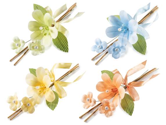 Bouquet avec fleur artificielle, perle, bâtons et noeud