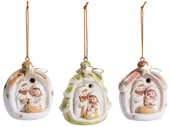 Crèche en résine colorée avec lumières LED à suspendre