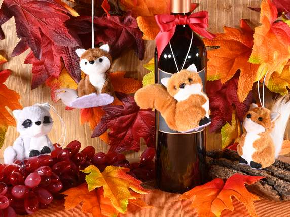 Peluche douce représentant un animal de la forêt à suspendre