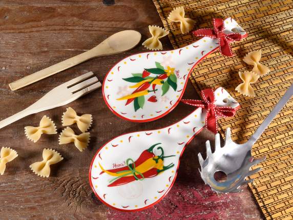 Suport de lingurita din ceramica cu decoratiuni de ardei